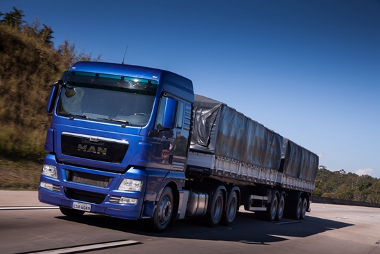844992-2015-man-tgx-29-480-semi-tractor-truck.jpg