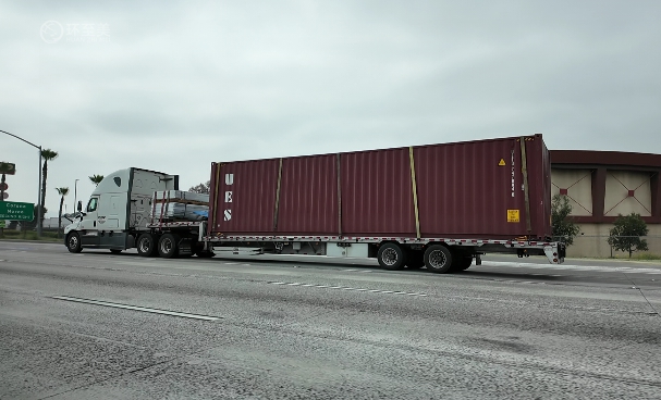 尾板升降服務（Liftgate）：美國中大件卸貨的必備項