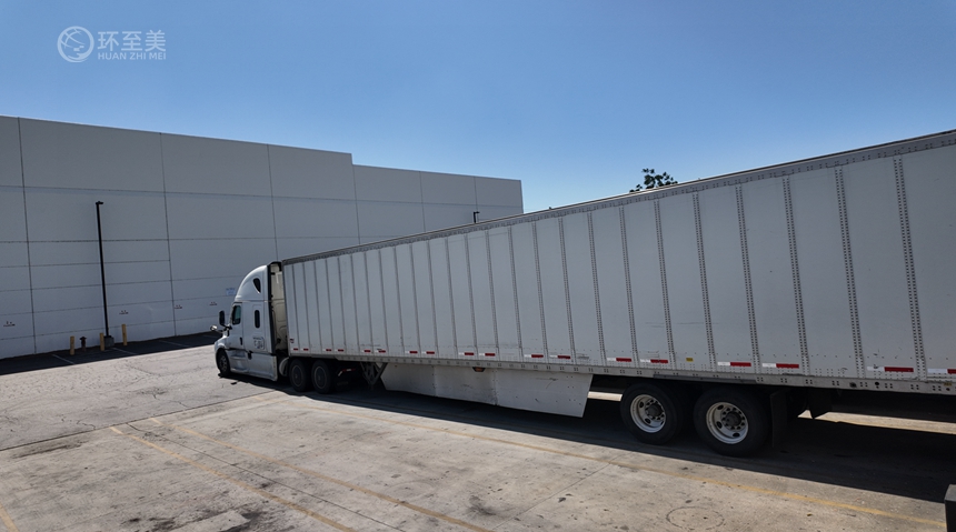 為什么旺季會漲價？解析美國末端物流的供需博弈模型